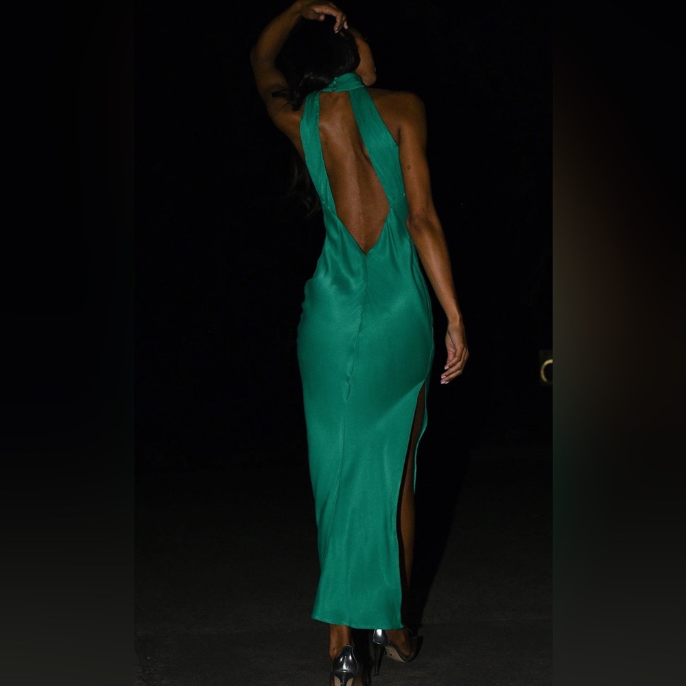 Meshki Elegant Green Backless Dress